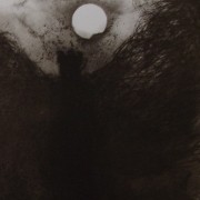 Ce détail d'un dessin de Victor Hugo représente l'ombre d'un ange qui apparaît sous la lune, les ailes déployées.