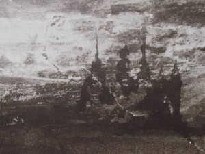 Ce détail d'un dessin de Victor Hugo représente un château pris dans une tourmente, un violent orage, ou un essaim de djinns.