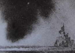Ce détail d'un dessin de Victor Hugo représente un château sur un promontoire face à la mer près duquel se rapproche un nuage menaçant.