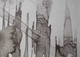 Ce détail d'un dessin de Victor Hugo représente des coulures de taches verticales rayées par une en diagonale.