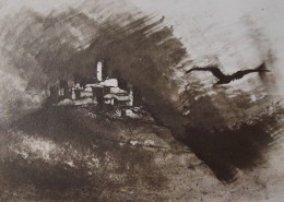 Ce détail d'un dessin de Victor Hugo représente une fortification sur un mont d'où s'éloigne un corbeau à tire-d'aile.