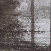 Ce détail d'un dessin de Victor Hugo représente deux traits parallèles et verticaux dans la brume et dans la nuit. Ils symbolisent l'infaillibilité.