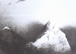Ce détail d'un dessin de Victor Hugo représente deux sommets enneigés et le ciel au-dessus d'eux.