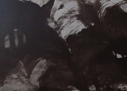 Ce détail d'un dessin de Victor Hugo représente un mur (d'une prison ?), dans lequel apparaît un soupirail, sur la gauche ; à droite, deux yeux semblent lui faire face.