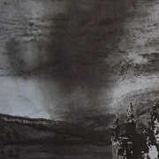 Ce détail d'un dessin de Victor Hugo représente un ciel nébuleux dans lequel on aperçoit une tornade. Sur la droite, les tours d'un château...