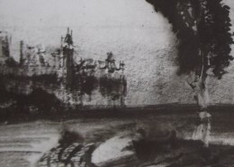 Ce détail d'un dessin de Victor Hugo représente un tournant de route, qui contourne un arbre ; sur la gauche, on aperçoit la silhouette d'un château.
