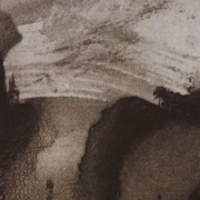 Ce détail d'un dessin de Victor Hugo représente un fleuve coulant entre deux falaises. On aperçoit un château au loin sur la gauche, et un navire sur ce fleuve.