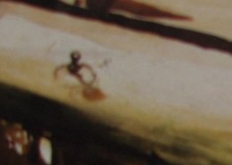 Ce détail d'un dessin de Victor Hugo représente, nimbé de brume, une silhouette (homme, enfant ou araignée ?) nageant dans un flux de lumière dorée, entre deux bords sombres.